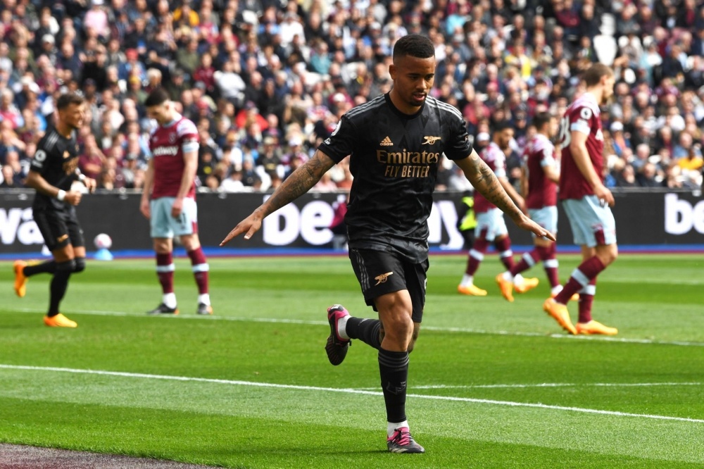 shanks小炮持续重火力压制 AL凶猛攻势24分钟速推JDG赢下首局